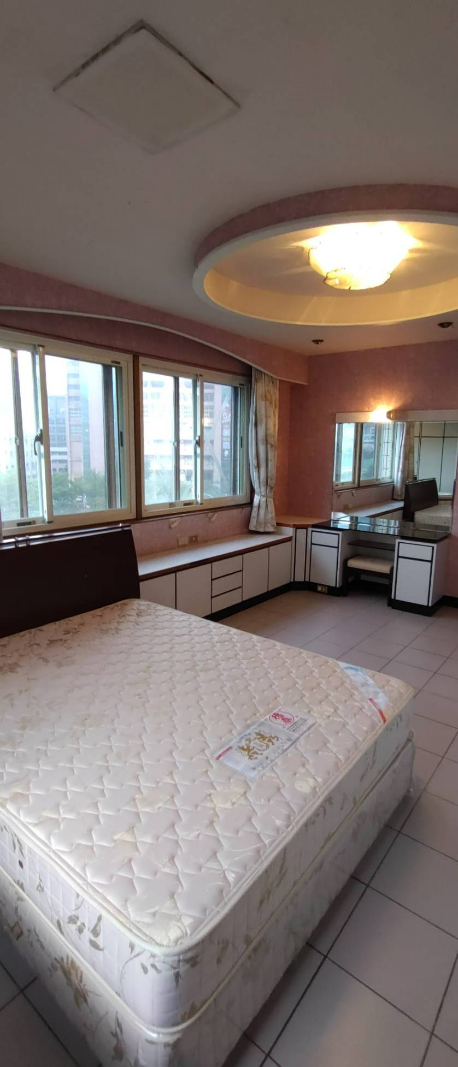 天母鬱金香大廈