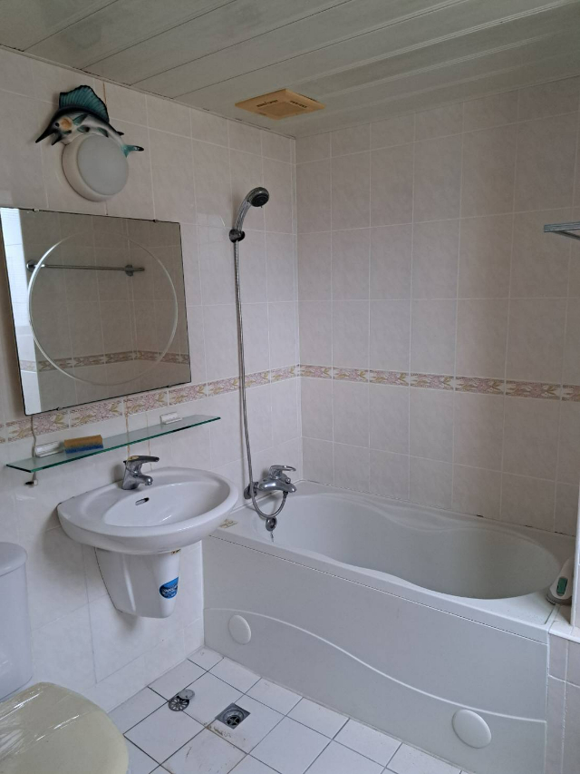 天母鬱金香大廈